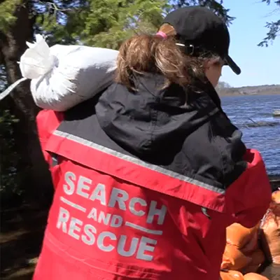 building sandbag flood retention